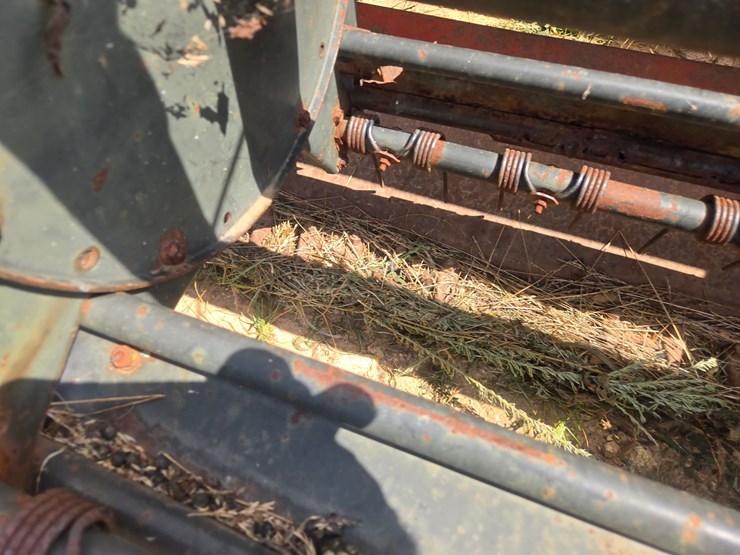 hesston-1110-image-29