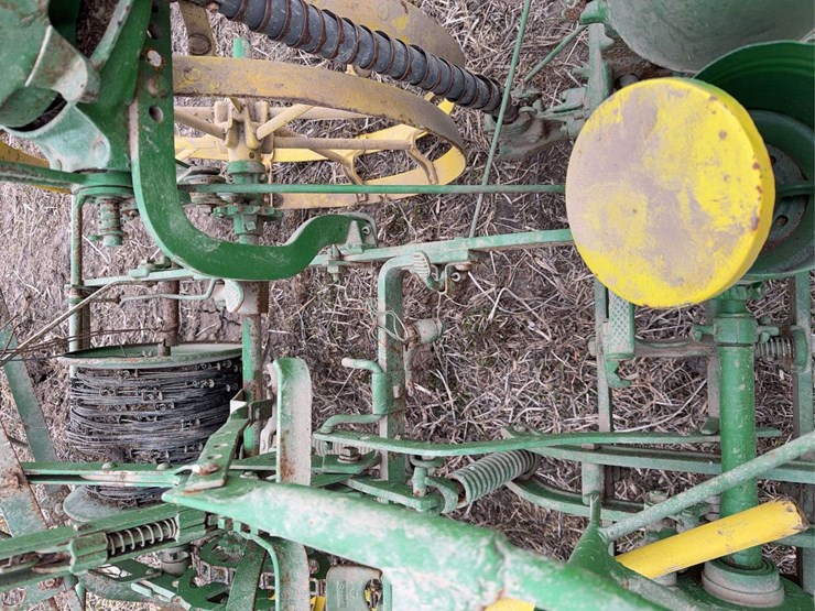 john-deere-two-row-planter-image-11