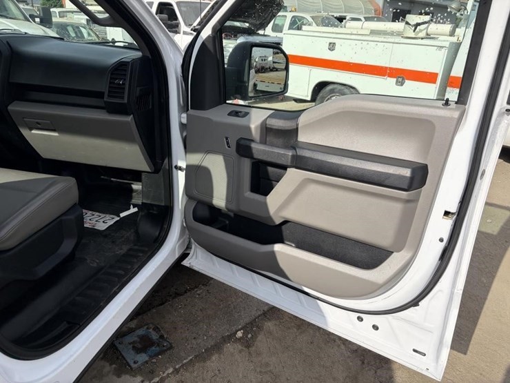 2016-ford-f150-image-10