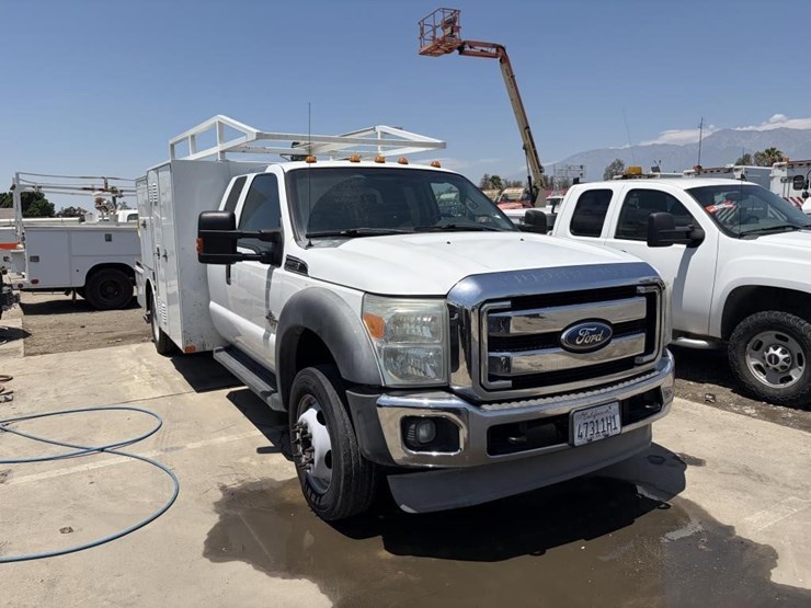 2012-ford-f550-image-2