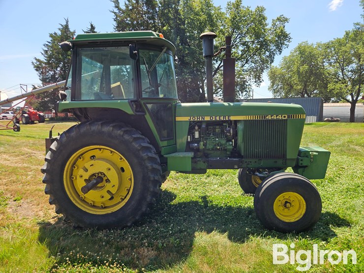 1982-john-deere-4440-image-4