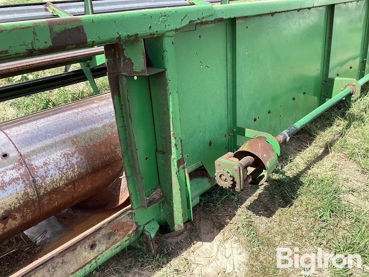 john-deere-230-image-14