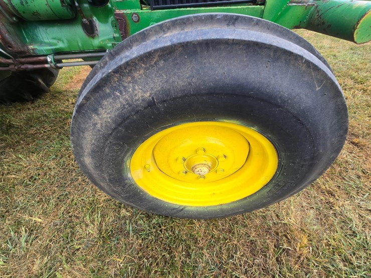 john-deere-2240-image-39