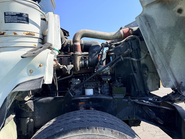 1993-mack-dm690s-image-96