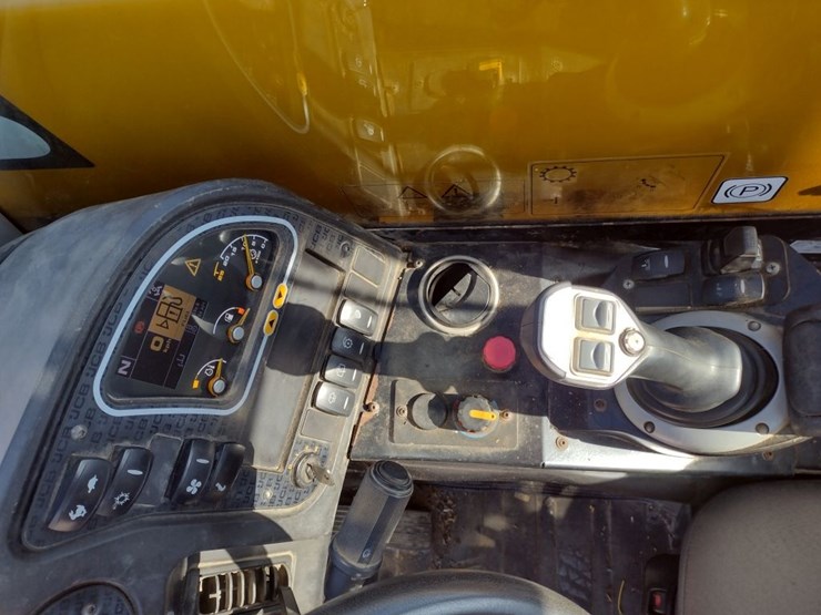 jcb-525-image-8