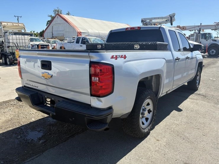 2018-chevrolet-silverado-1500-image-3