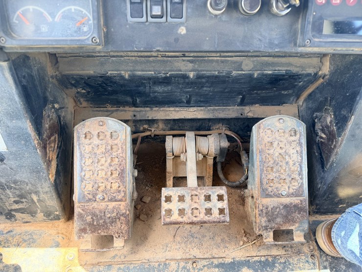 1997-caterpillar-953c-image-44