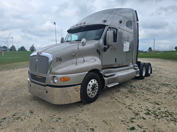 2010-kenworth-t2000-image-3