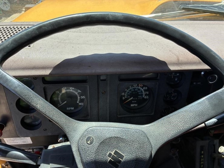 1984-international-7-image-29