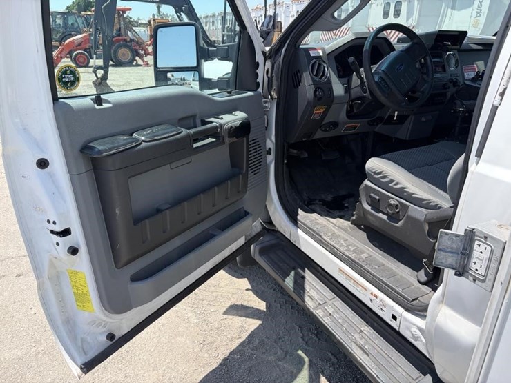 2015-ford-f550-xlt-image-20
