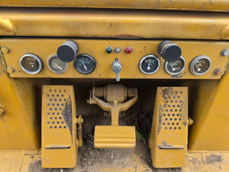 1983-caterpillar-973-image-74