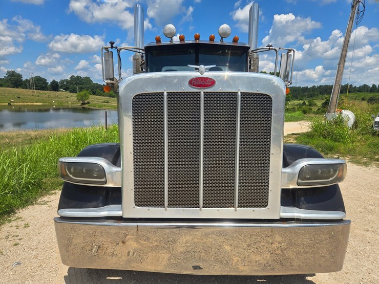 2016-peterbilt-389-image-20