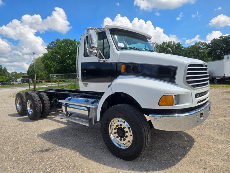 2005-sterling-l9500-image-17