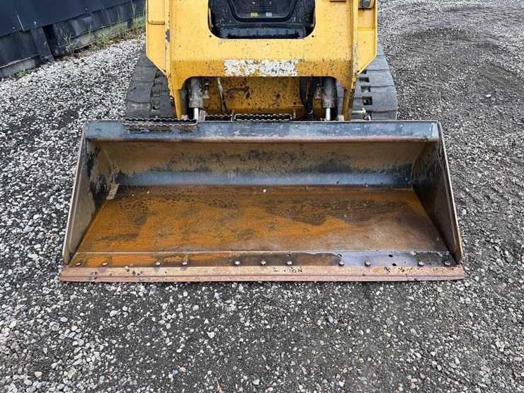 2022-caterpillar-259d3-image-9