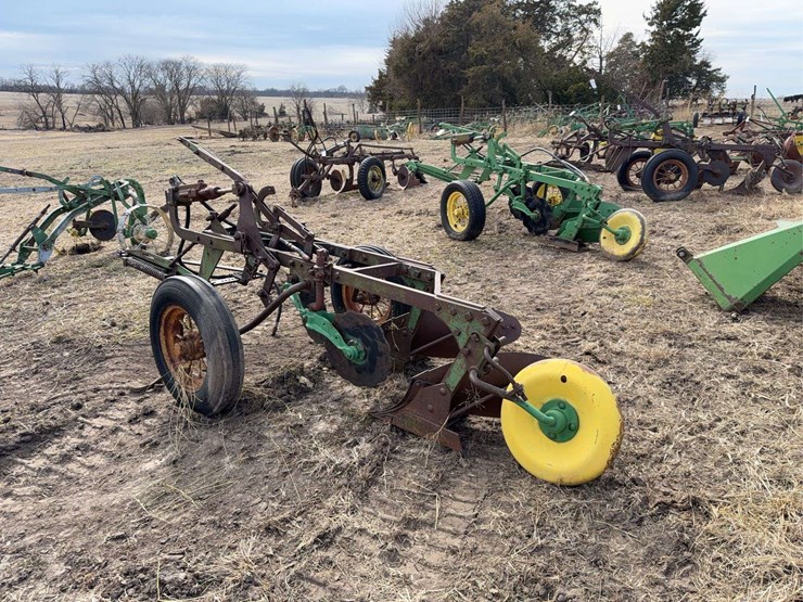 john-deere-no.-44-pull-type-two-bottom-plow-image-3