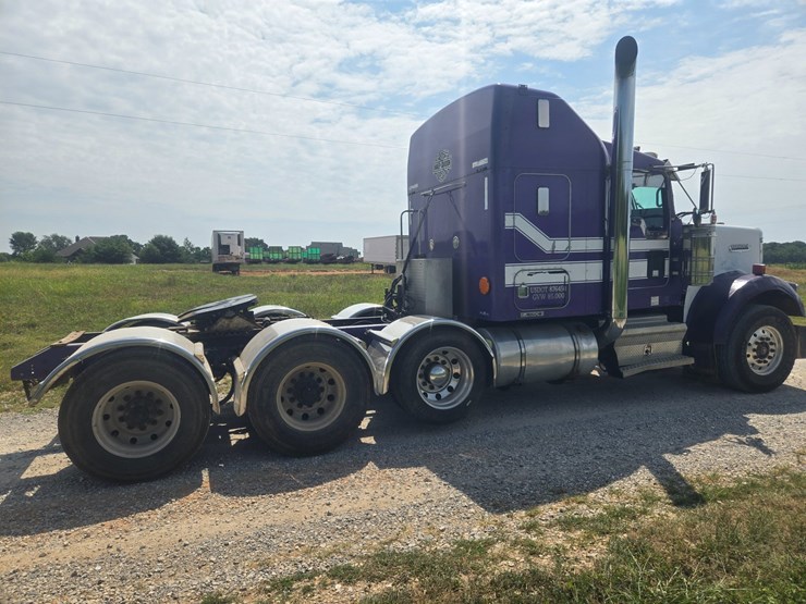 2006-kenworth-w900-image-18