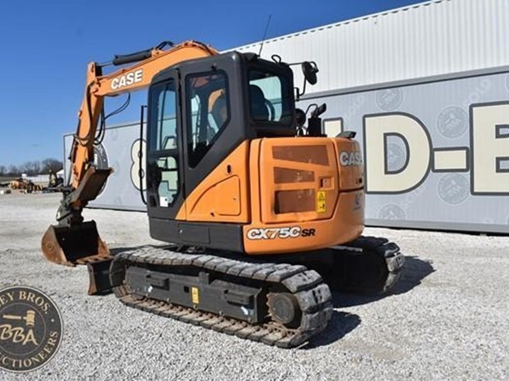 2022-case-cx75csr-image-12
