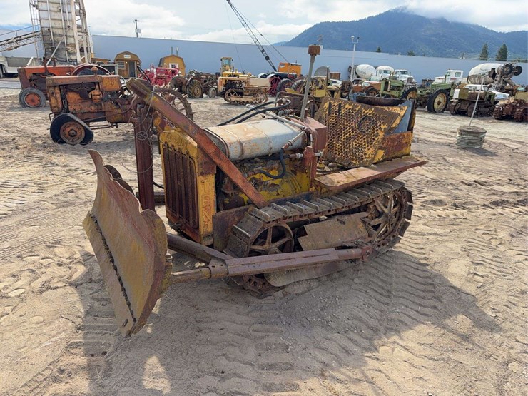 caterpillar-ten-image-7