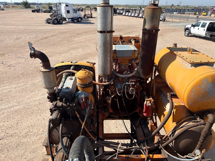 national-oilwell-p17-t/a-cement-pump-trailer-image-14