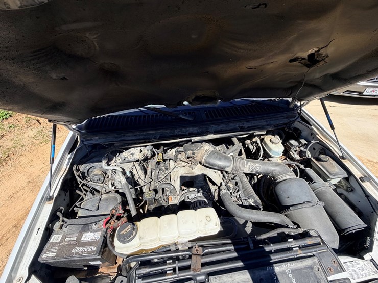 2003-ford-f550-image-26
