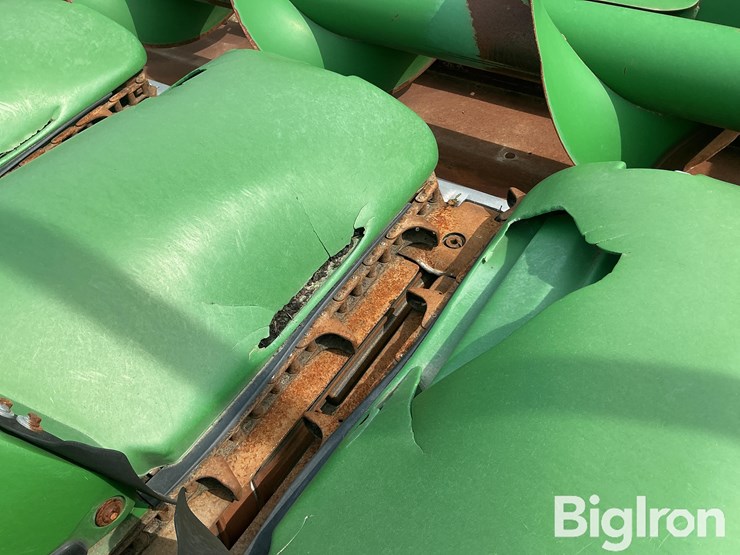 2012-john-deere-608c-image-10