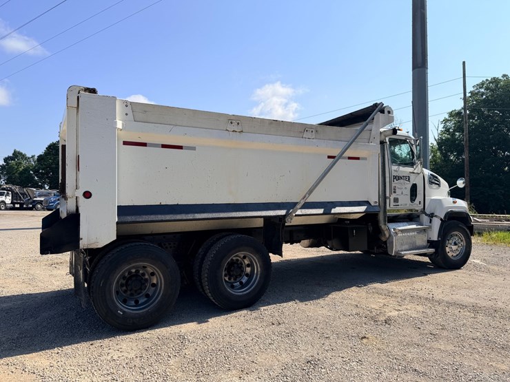 2016-western-star-4700-image-17