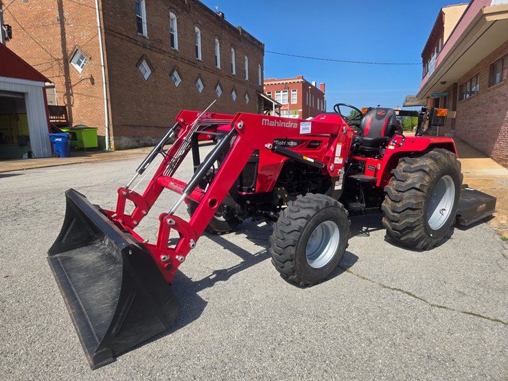 2023-mahindra-4550-image-4