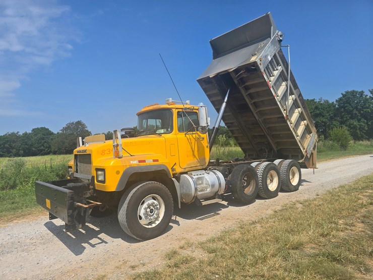 2002-mack-rd688s-image-28