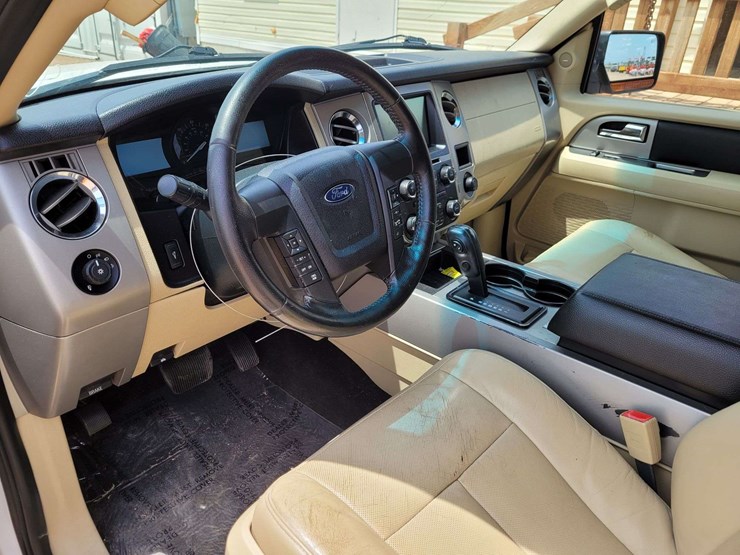 2015-ford-expedition-image-13