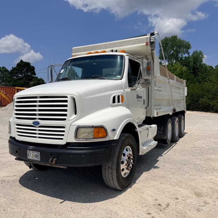 1996 FORD AT9513