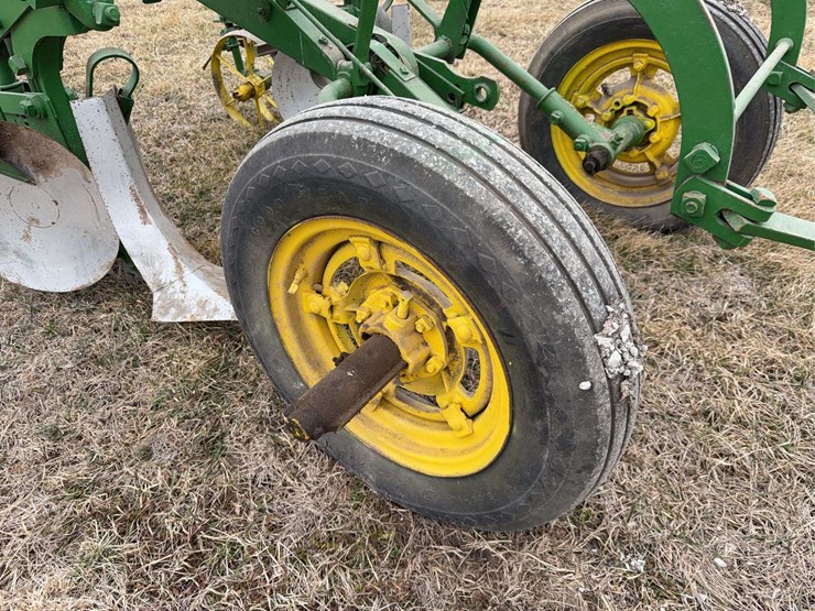john-deere-two-row-pull-type-planter-image-10