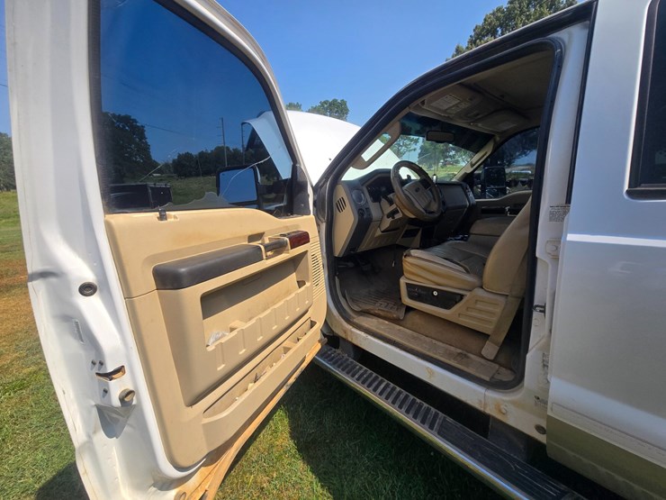 2010-ford-f350-image-21