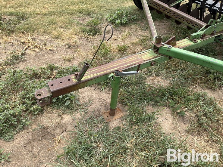 john-deere-8300-image-9