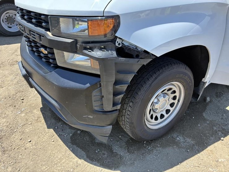 2019-chevrolet-silverado-1500-image-19