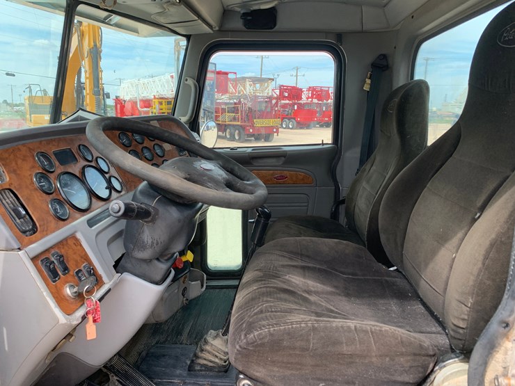 2006-peterbilt-379-image-12