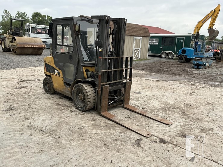 2015-caterpillar-dp30n-image-6