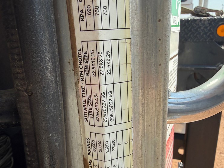 2012-peterbilt-367-image-31