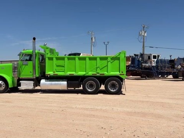1996-peterbilt-379-image-1