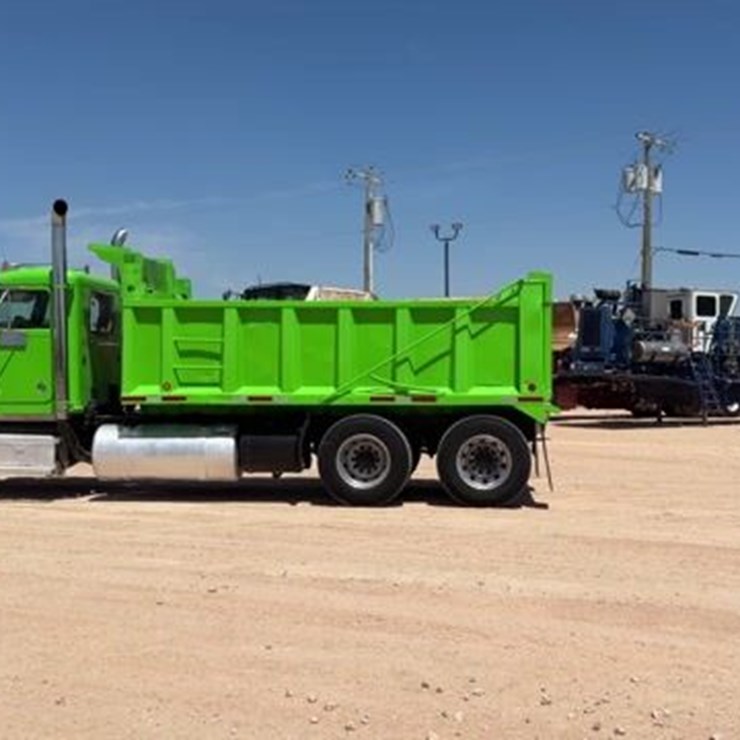 1996 PETERBILT 379