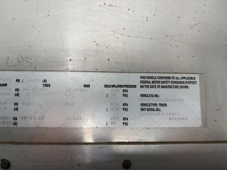 2002-workhorse-p42-image-30
