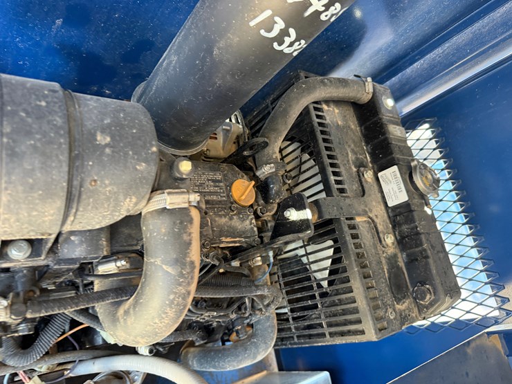 self-contained-20k-wp-grease-injection-unit-combo-p/b-8.4-kw-isuzu-diesel-generator-image-4