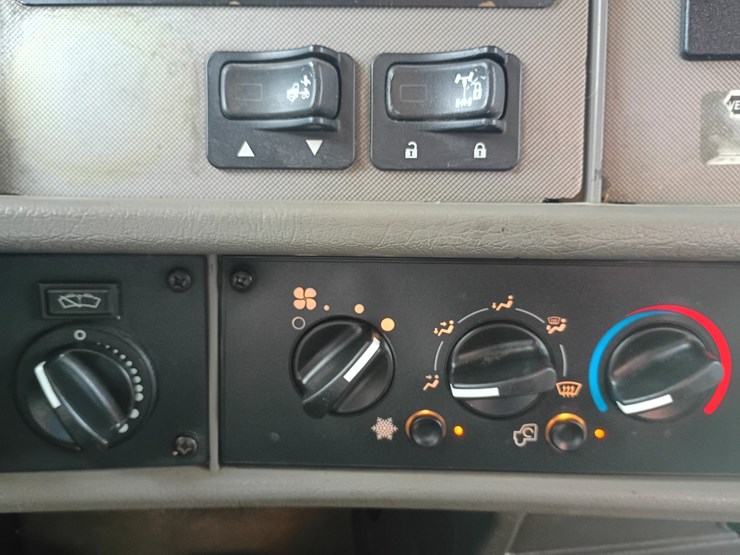 2012-kenworth-t370-image-67