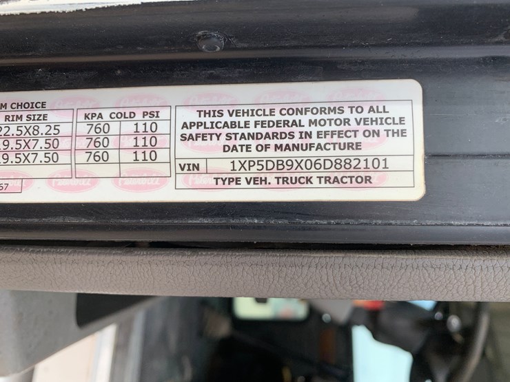 2006-peterbilt-379-image-17