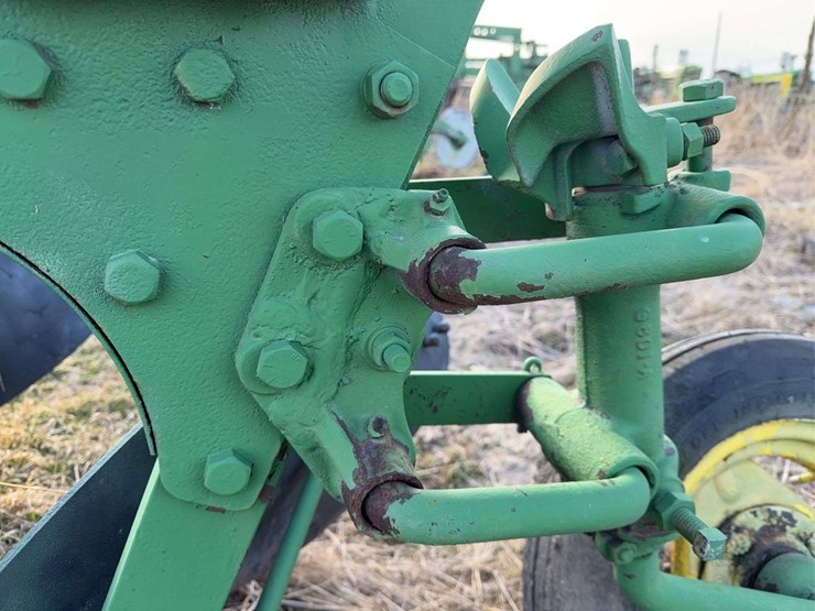john-deere-8-image-21
