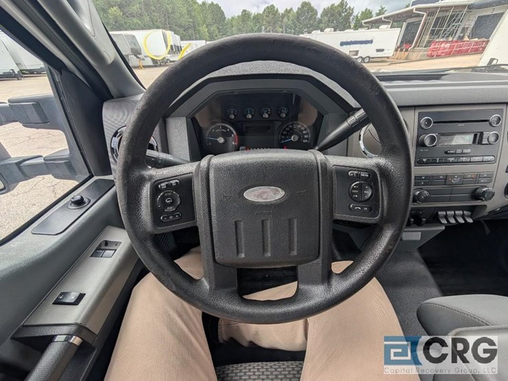 2013-ford-f550-image-25