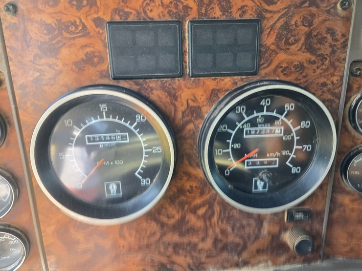 2002-kenworth-w900-image-51