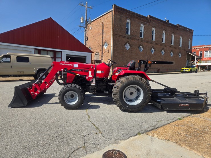 2023-mahindra-4550-image-7