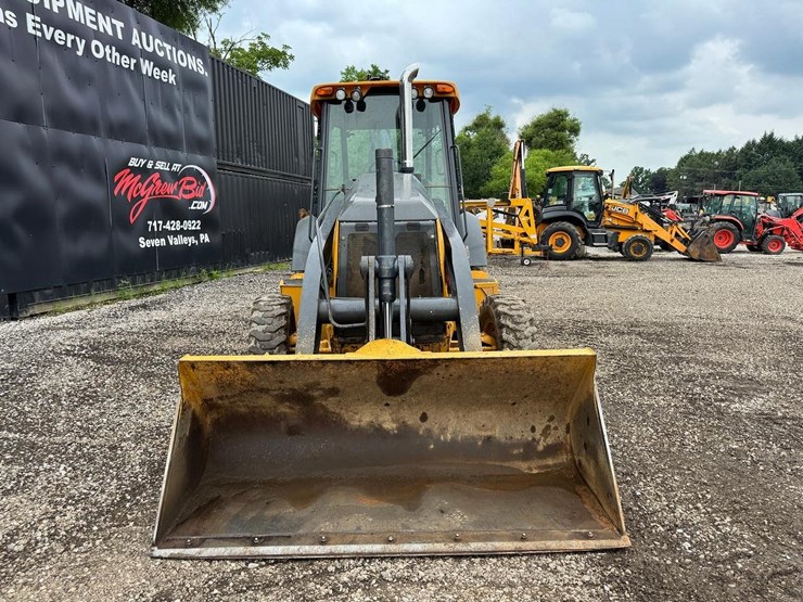 2018-deere-310l-image-9