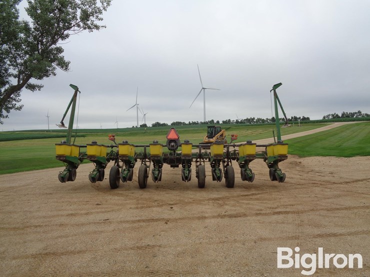 john-deere-7200-image-6