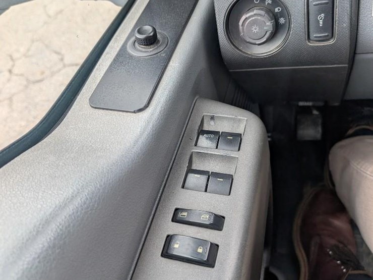 2012-ford-f550-image-14